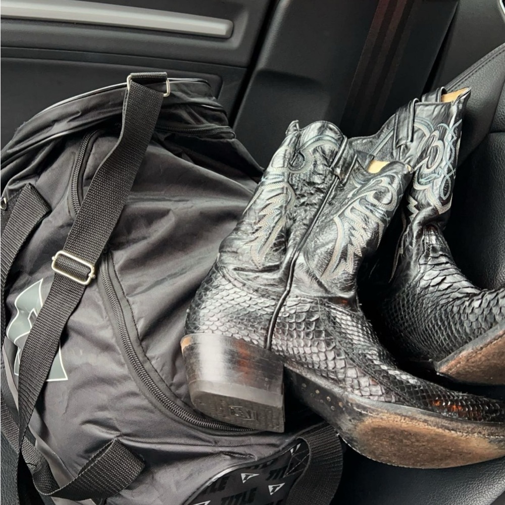 Tony Lama Snake Skin Cowboy boots - Picture 2 of 5